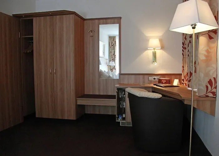 فندق Neckarblick 3*